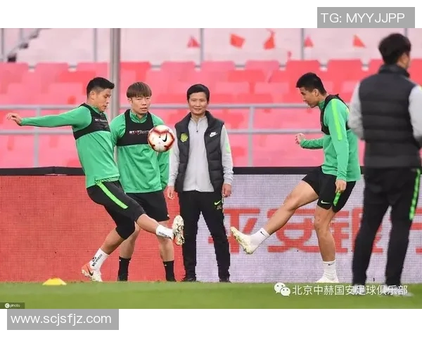 上海篮球队在选拔赛中以74分稳居积分榜首位展现强劲实力